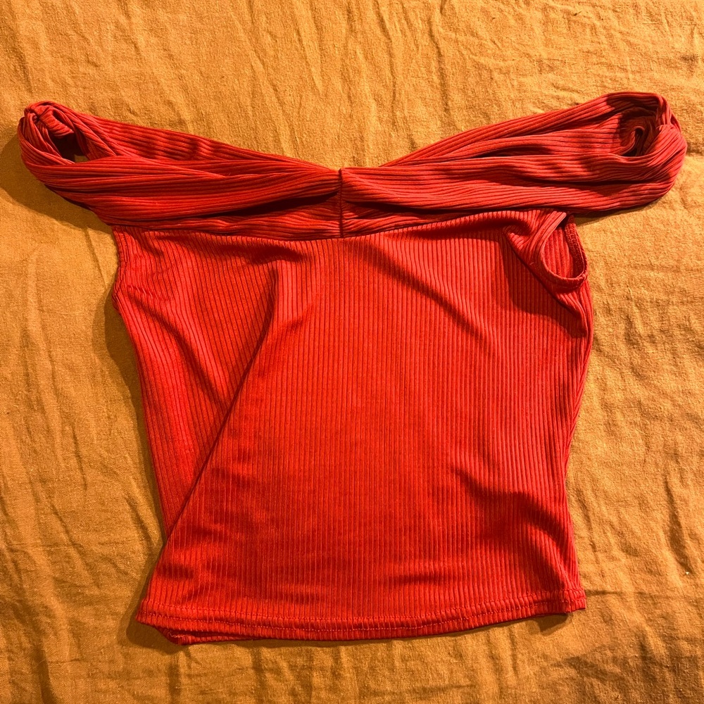 BRAND: Urban Outfitters SIZE: Small COLOR: red/orange
